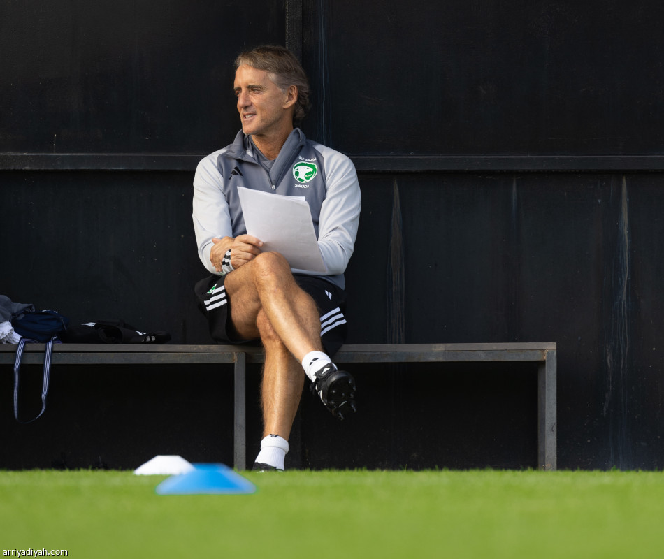 الأخضر.. مانشيني يرسم تكتيك الاختبار الأول