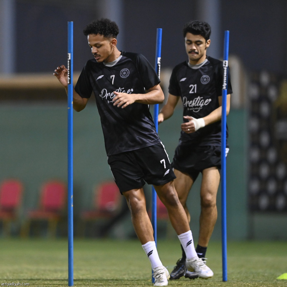 الشباب يضم محمد عيسى 5 أعوام