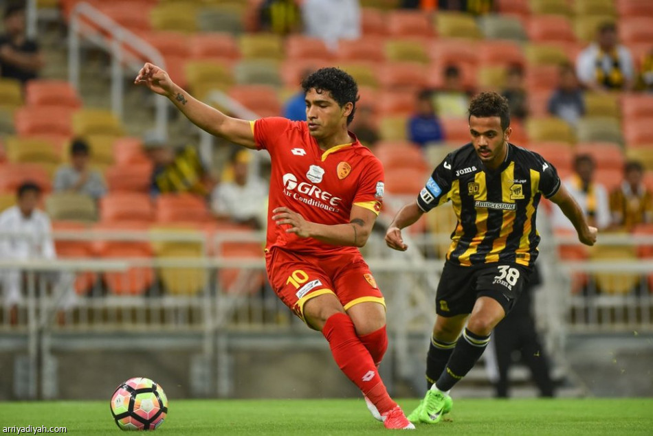 الاتحاد يزيح النصر عن الوصافة برباعية القادسية
