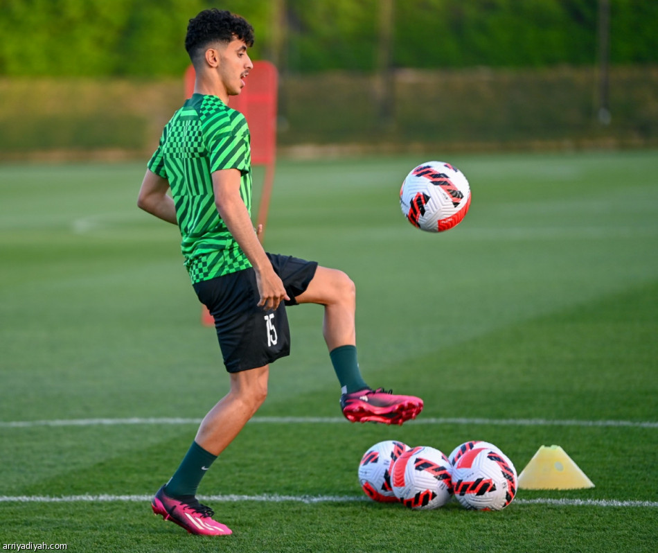 الأخضر الأولمبي يدشن معسكر قطر