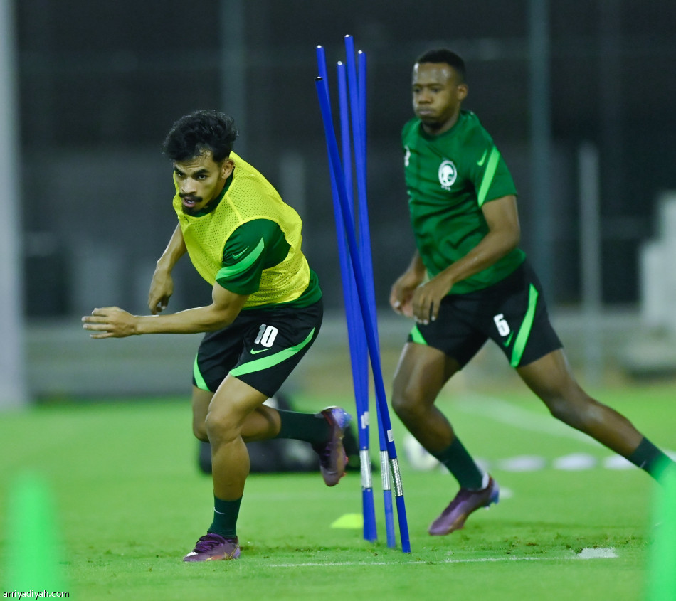 الشهري يعتمد قائمة «غرب آسيا»