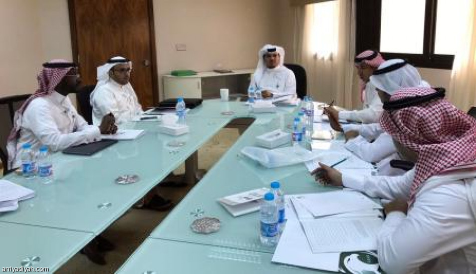 الاحتراف تعقد اجتماعها الأول