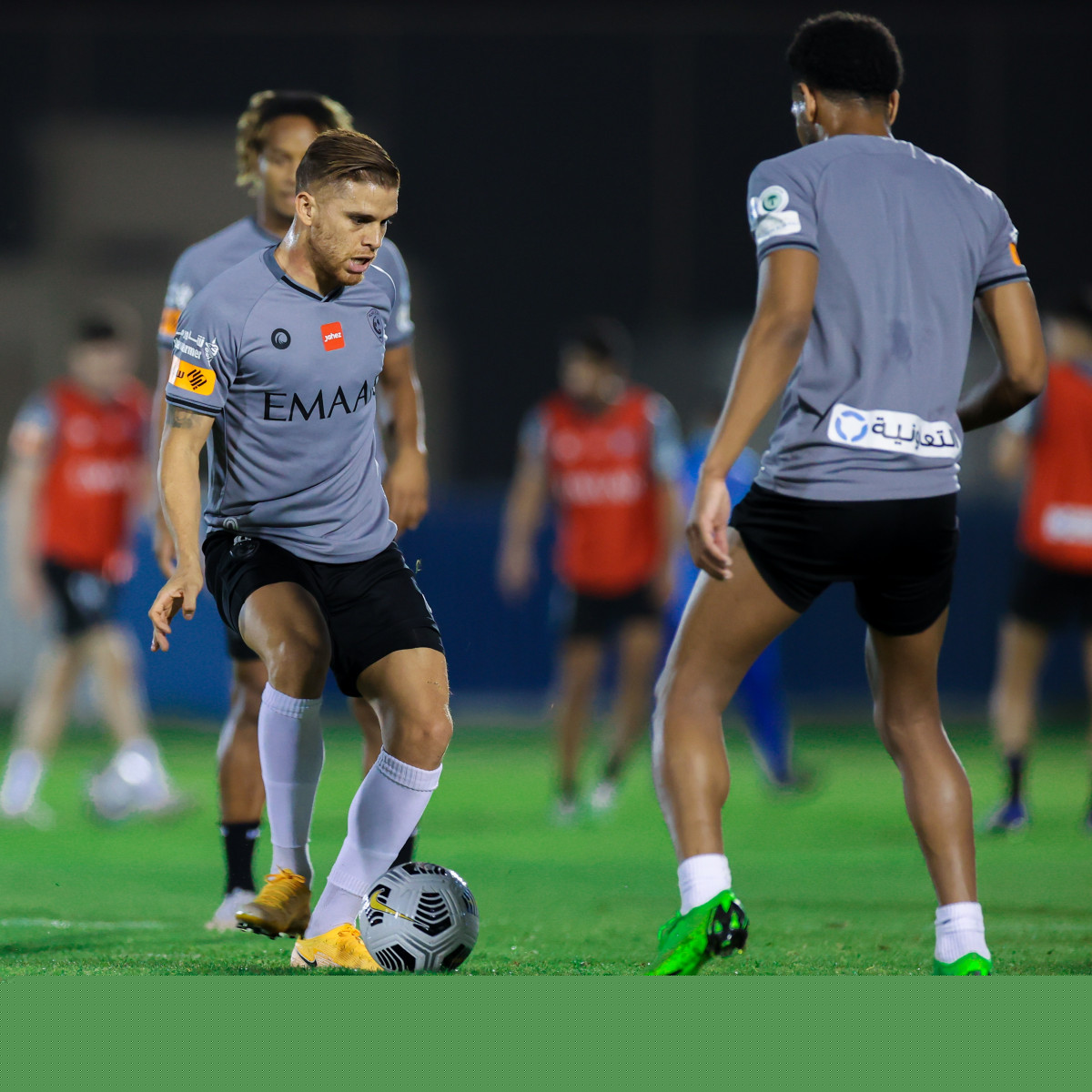 الأزرق يعلن التحدي