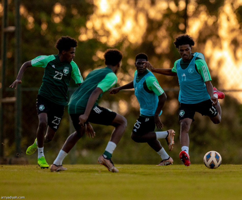 «أخضر 17» يدشن معسكر تشونبوري