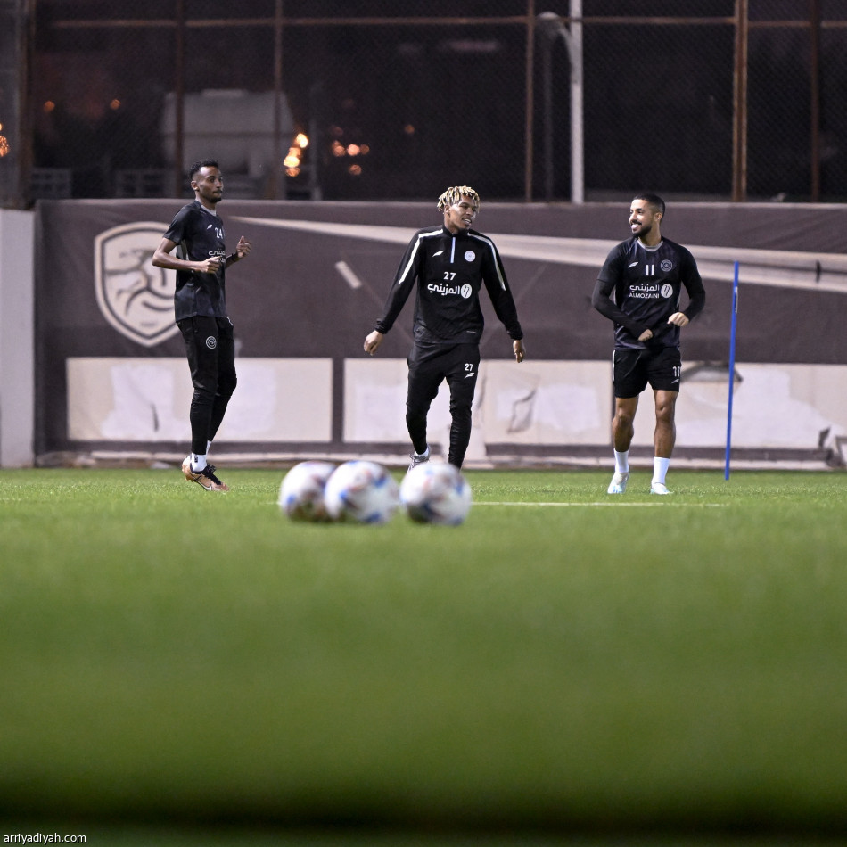 الشباب.. مورينو يناور بـ3 فرق