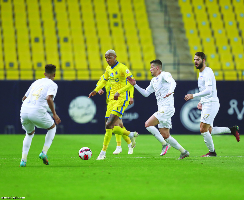 ماشاريبوف 
يوقع على الثامنة