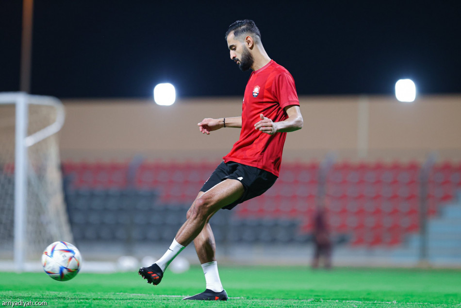 الرائد يخسر تافاريس أمام الطائي