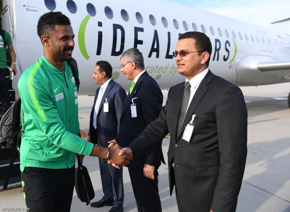 الأخضر يصل إلى كولونيا الألمانية