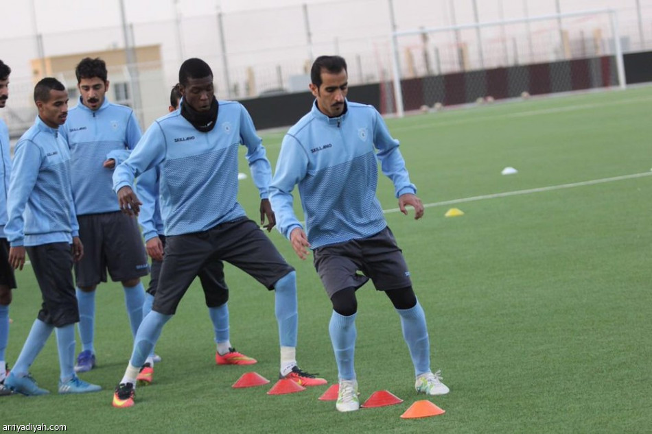 القروني يطمح لتسجيل الانتصار الأول في الدوري