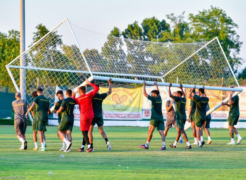 سوزا والشنقيطي ينضمان إلى معسكر الخليج