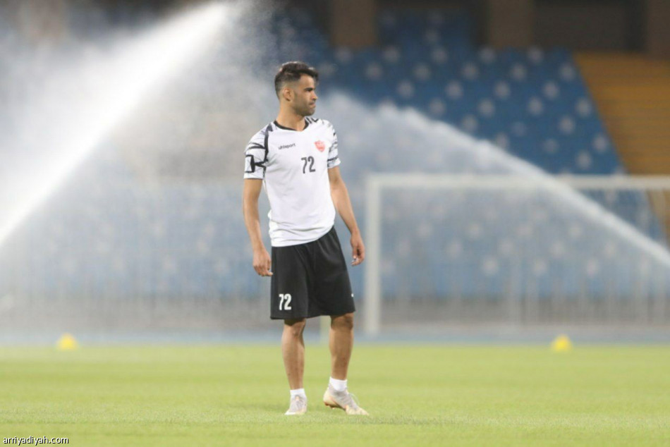 غلمحمدي يركز على «الثابتة» قبل الهلال