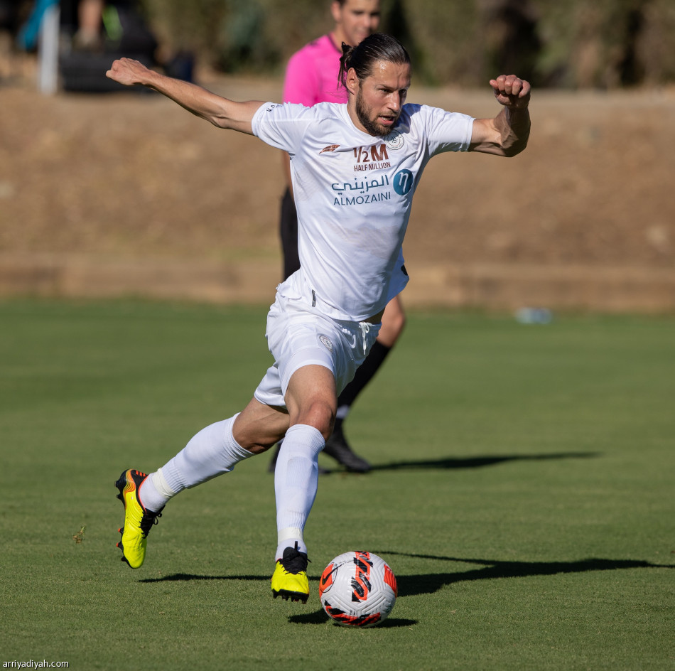 الشباب يكسب التجربة الأولى