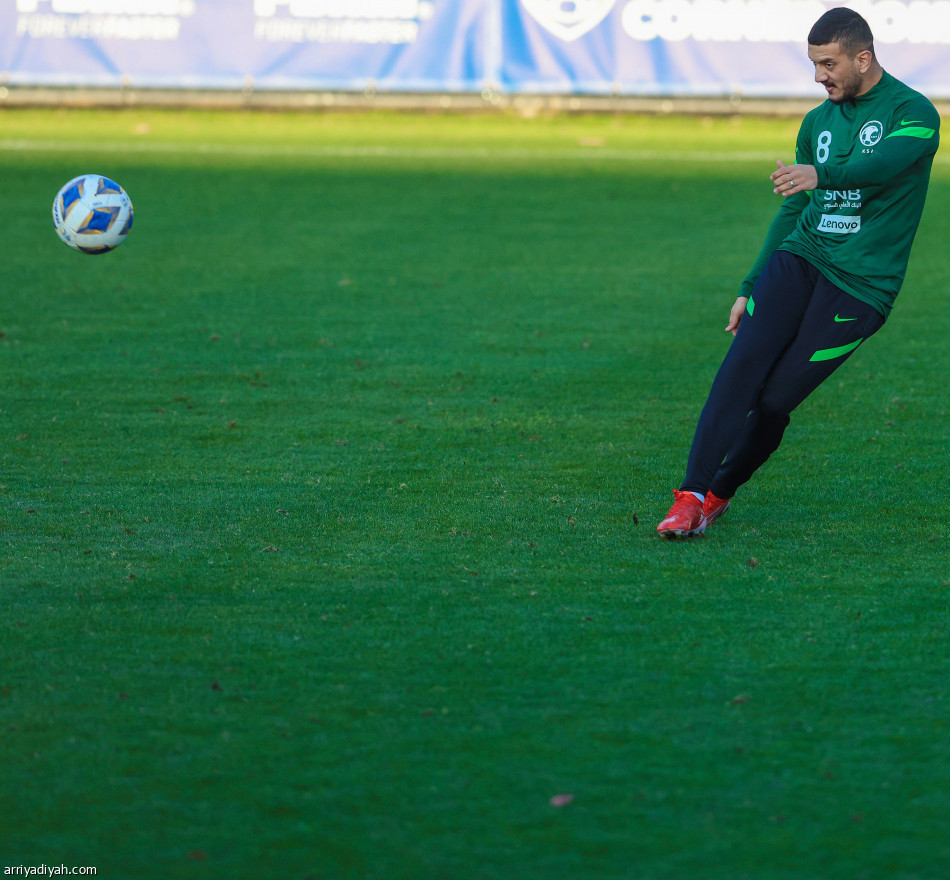 الأخضر يرفع تحضيراته للكنغر