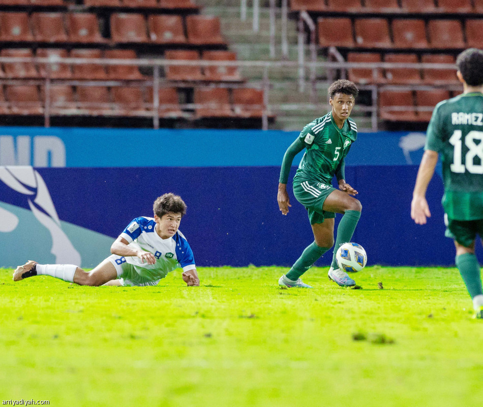 المرة الثالثة..
نصف نهائي بلا عرب