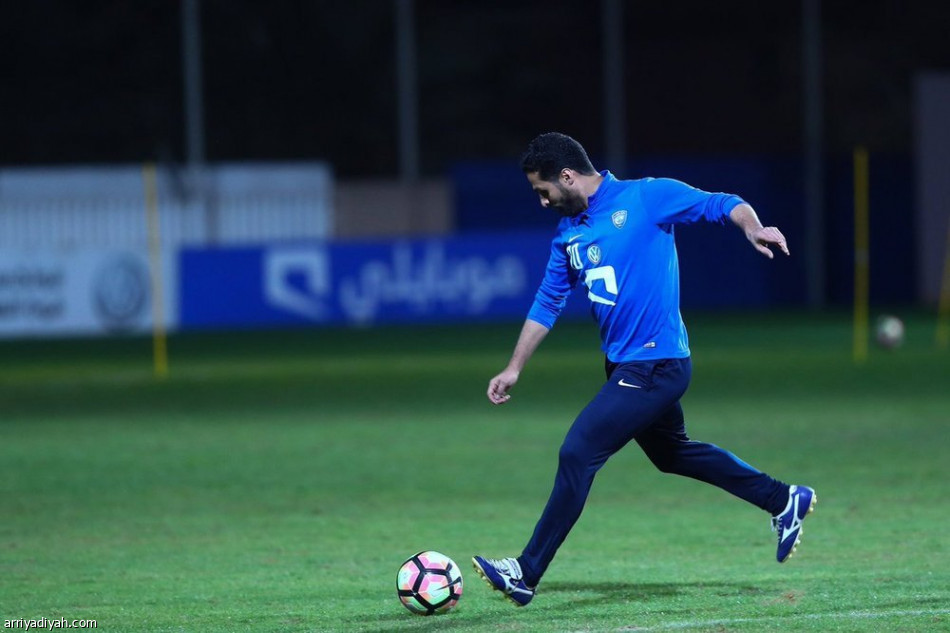 دياز يستقبل الهلاليين غداً في أبوظبي