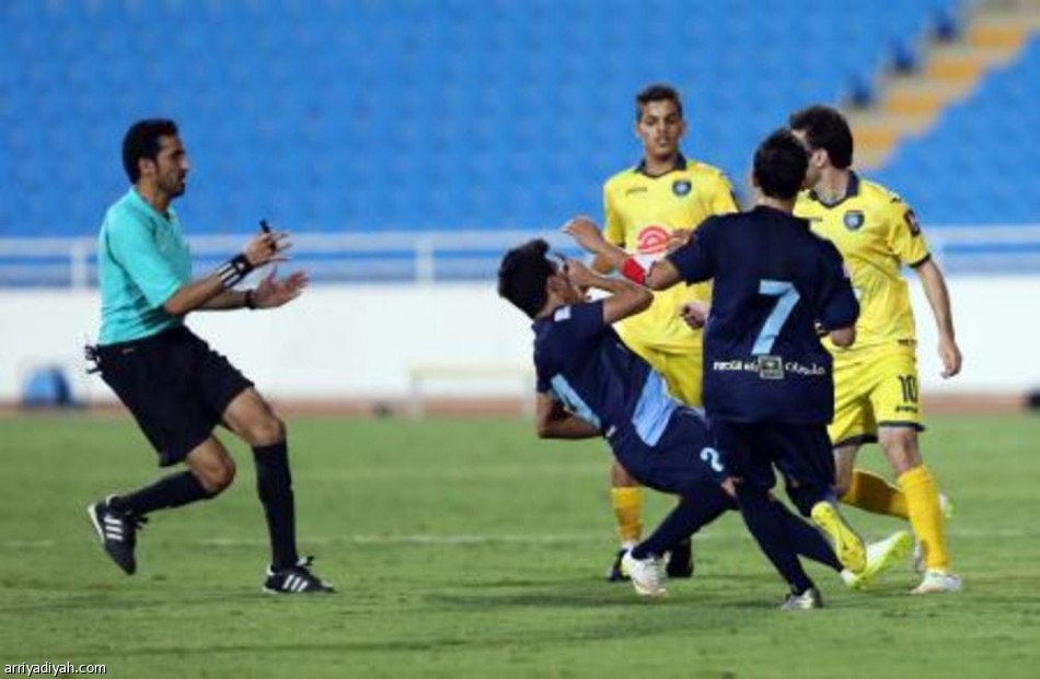 الباطن يواصل تألقه ويتأهل لربع النهائي