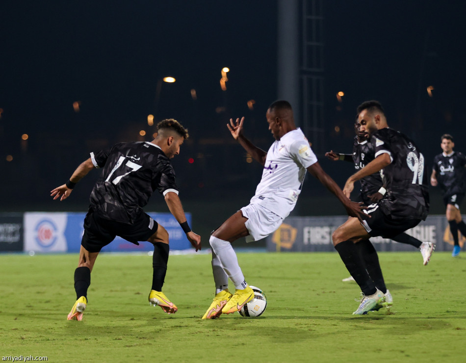 بثلاثية العين.. الأخدود يستعيد صدارة «يلو»