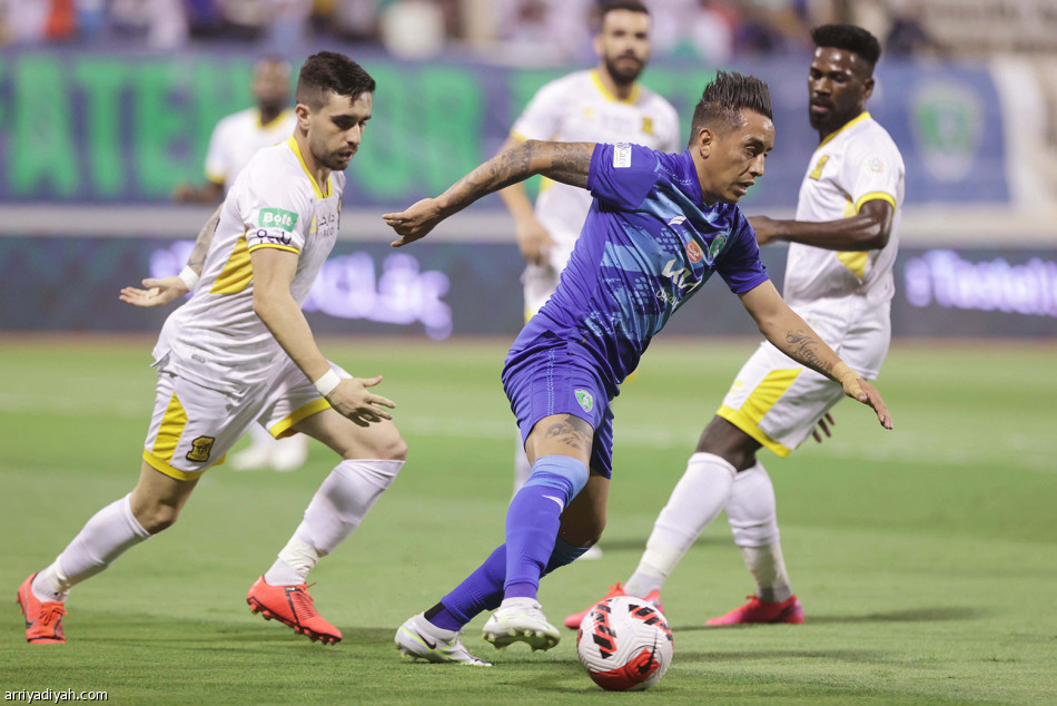 رومارينيو
يفض شراكة إيجالو