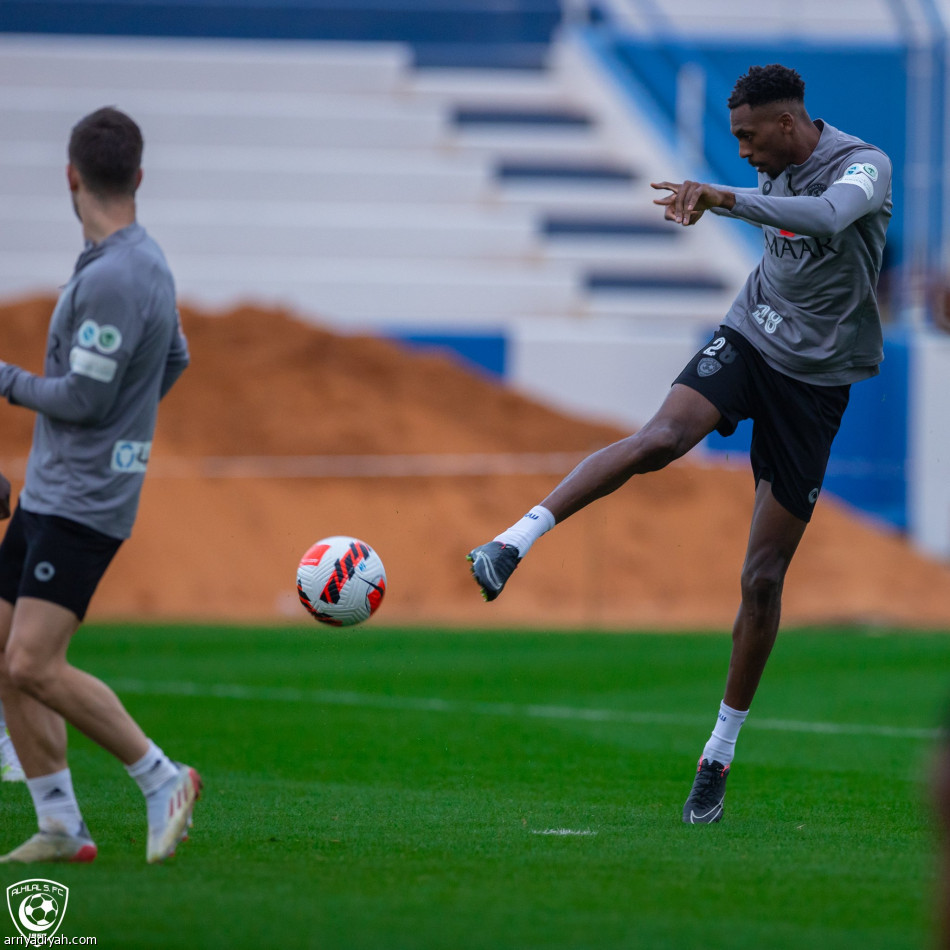 الهلال يستعيد كاريلو.. والإنفلونزا تُغيب هيون