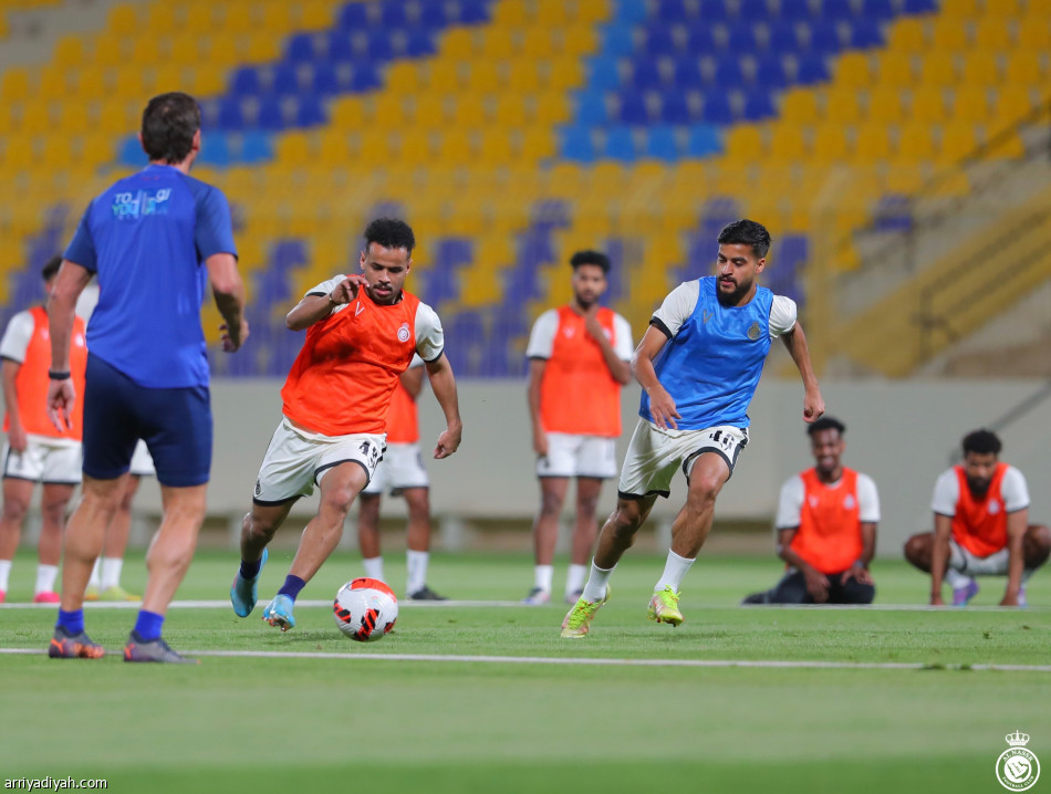 النصر يناور قبل مواجهة الشباب