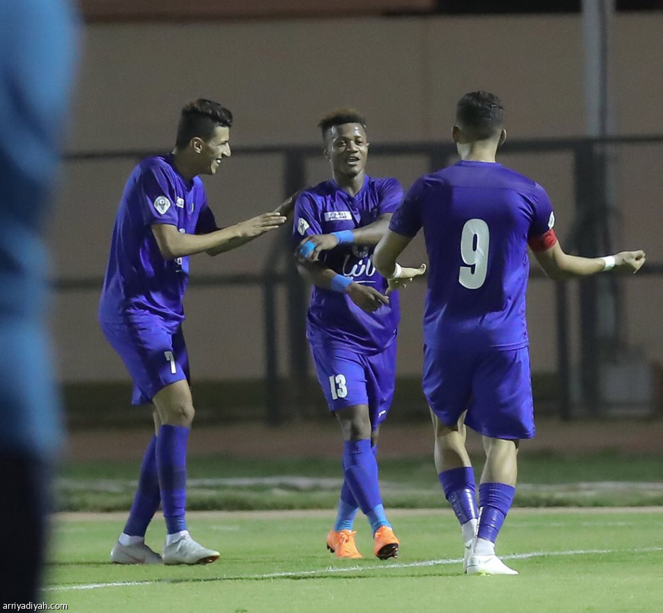 دوري الأولى: الشعلة يواصل التفوق.. وضمك يهزم العروبة