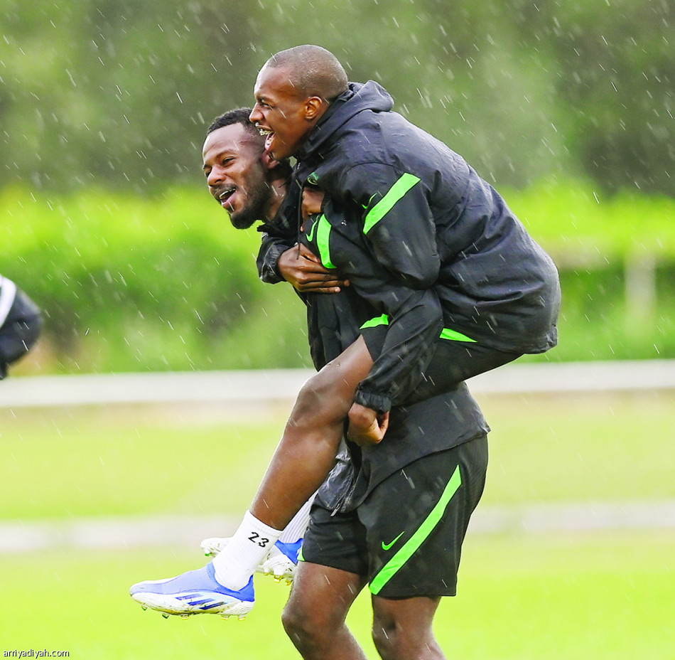 المنتخب السعودي
يبدأ بالعيسى وتمبكتي