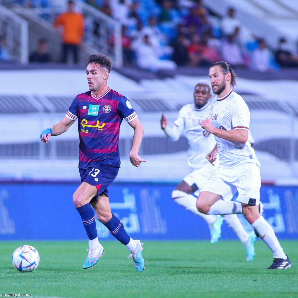 العدالة يقلبها على الشباب بهدف قاتل