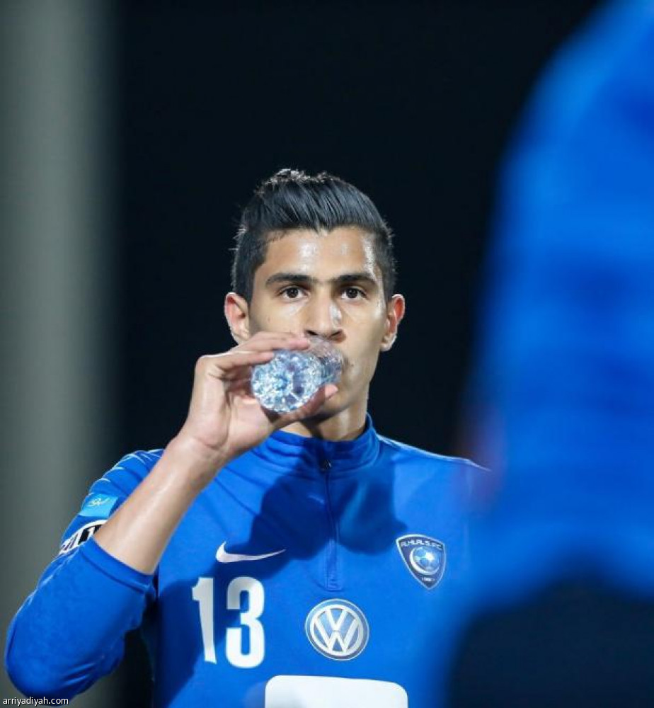 بعد التحاقهم بمعسكر الأخضر الأولمبي.. المحمدي يستبعد ثلاثي الهلال