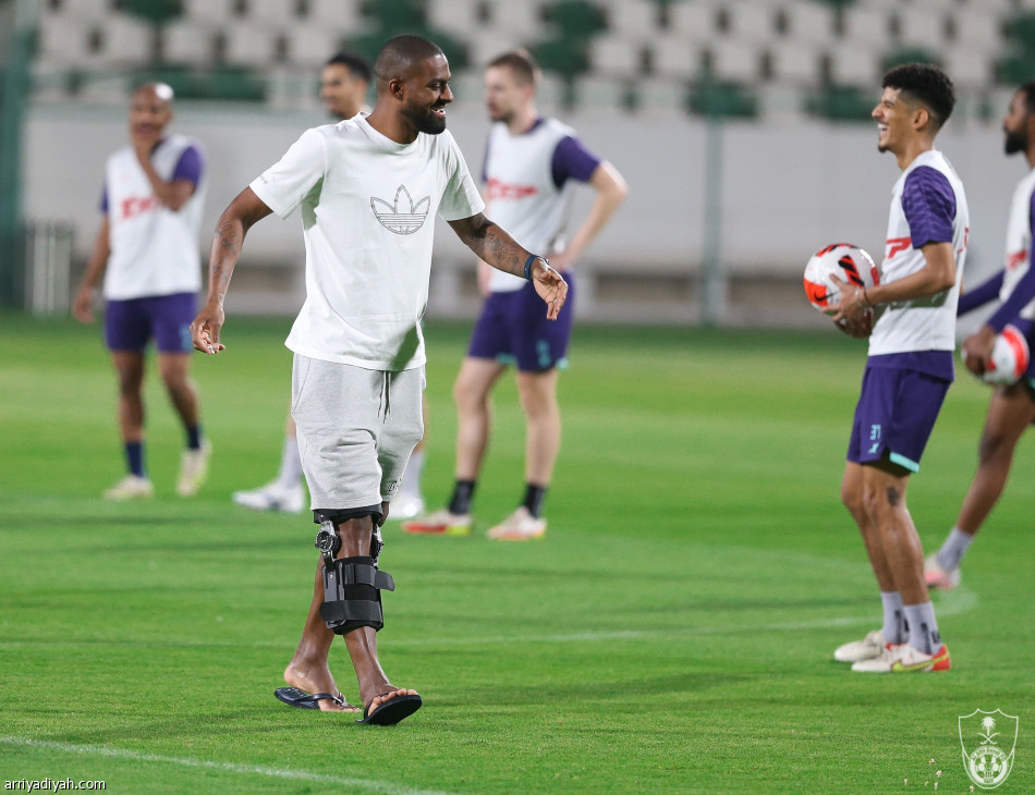 الأهلي يخسر دانكلير