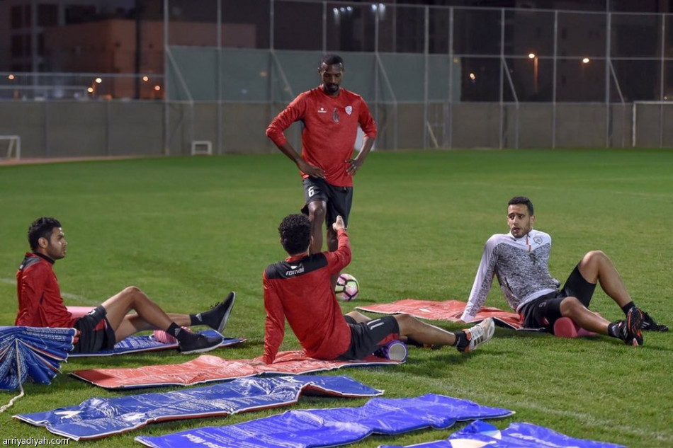 الشباب يعود.. ويفتح ملف التعاون