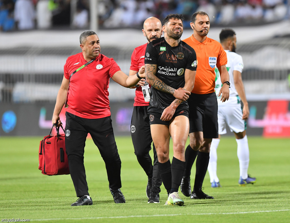 الشباب يرسل الأهلي إلى الدرجة الأولى