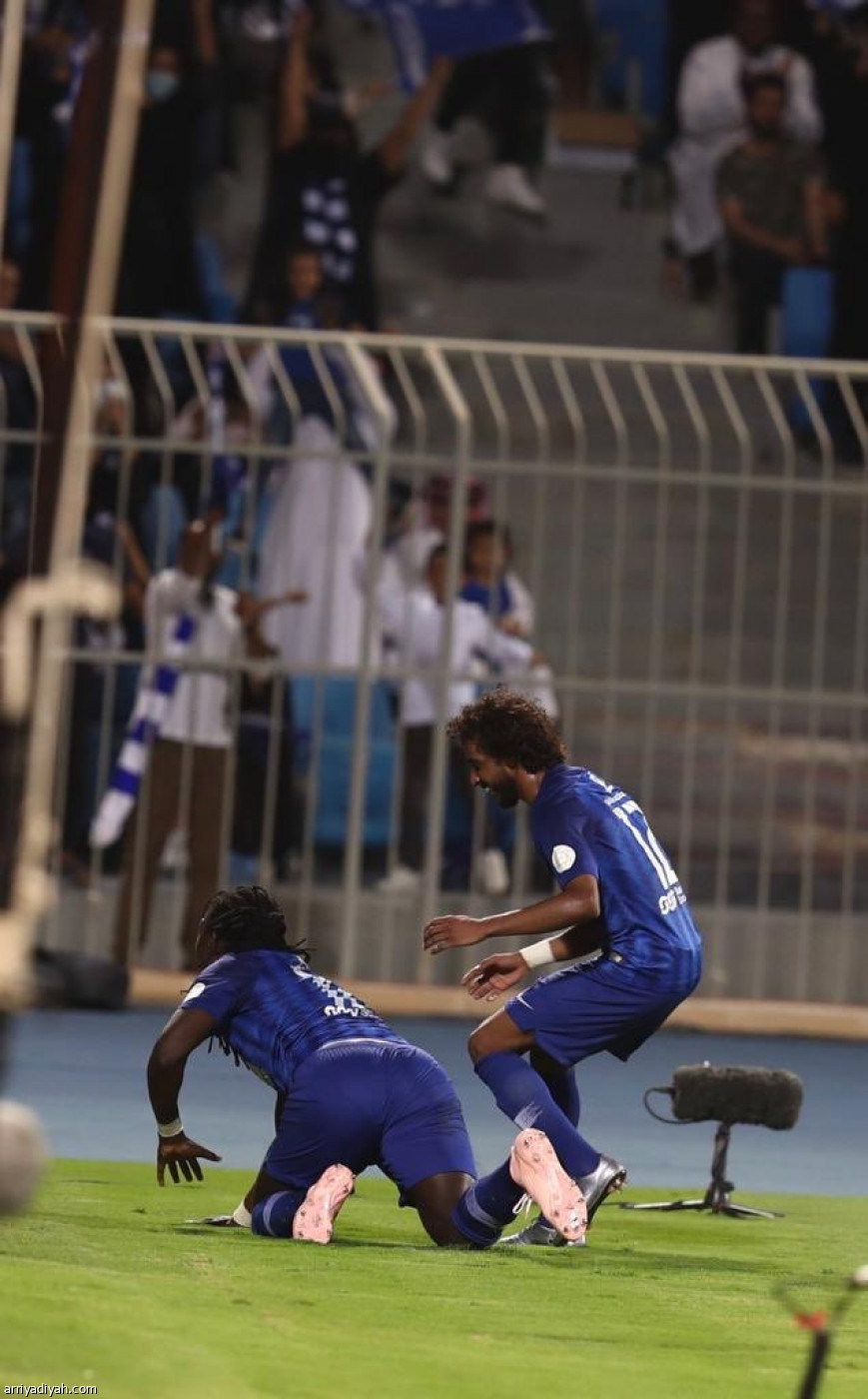 الهلال يطارد النصر
