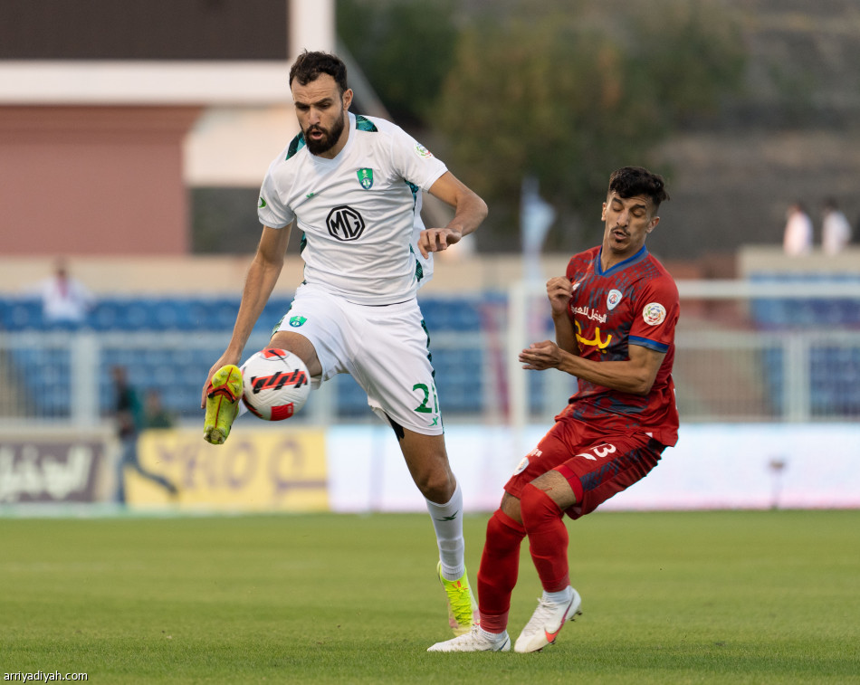 عقدة المحالة تلاحق الأهلي