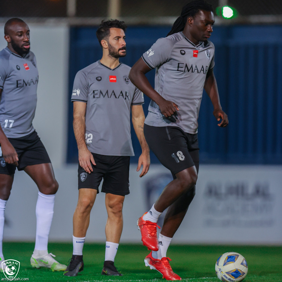 بيريرا يشارك في تدريبات الهلال