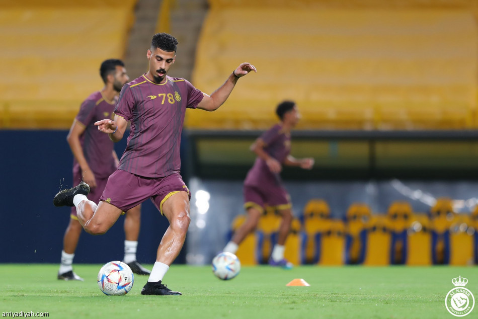 النصر يناور.. ويغادر إلى أبها