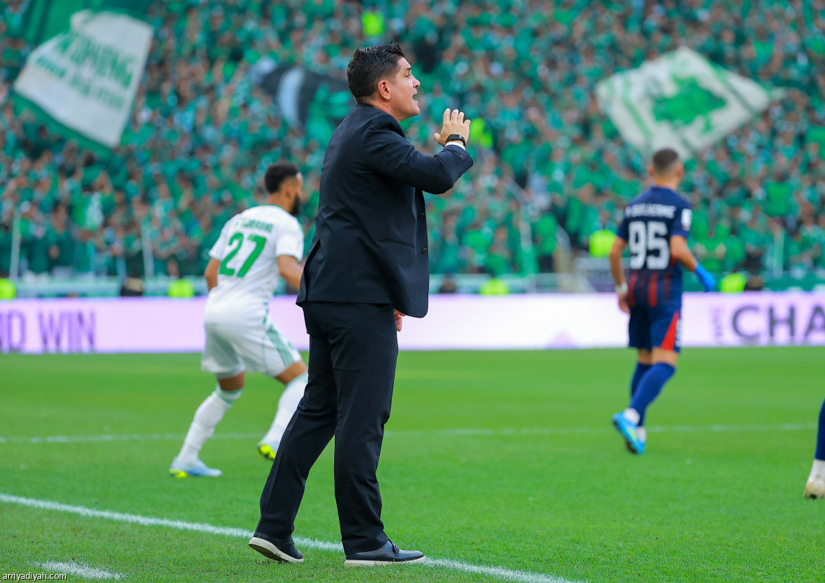 الأهلي في نصف النهائي