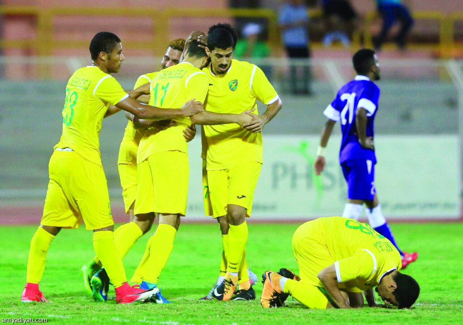 دوري الأولى.. الكلمة لأصحاب الأرض