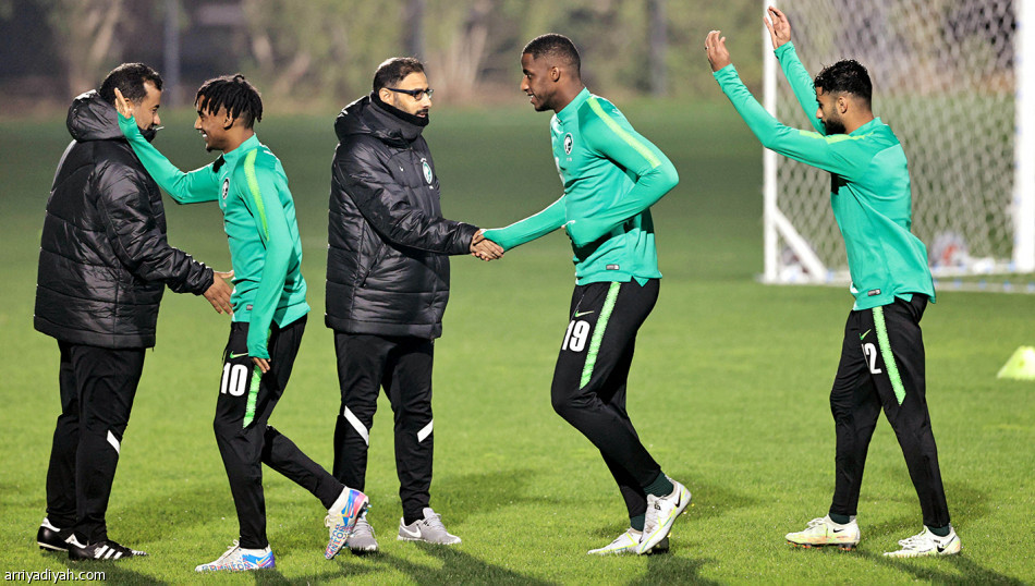 الأخضر
يستعد بالحديد