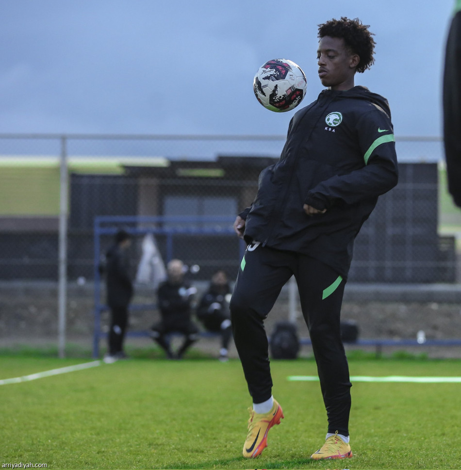 الأخضر الشاب.. لياقة وتكتيك قبل موقعة «الفراعنة»