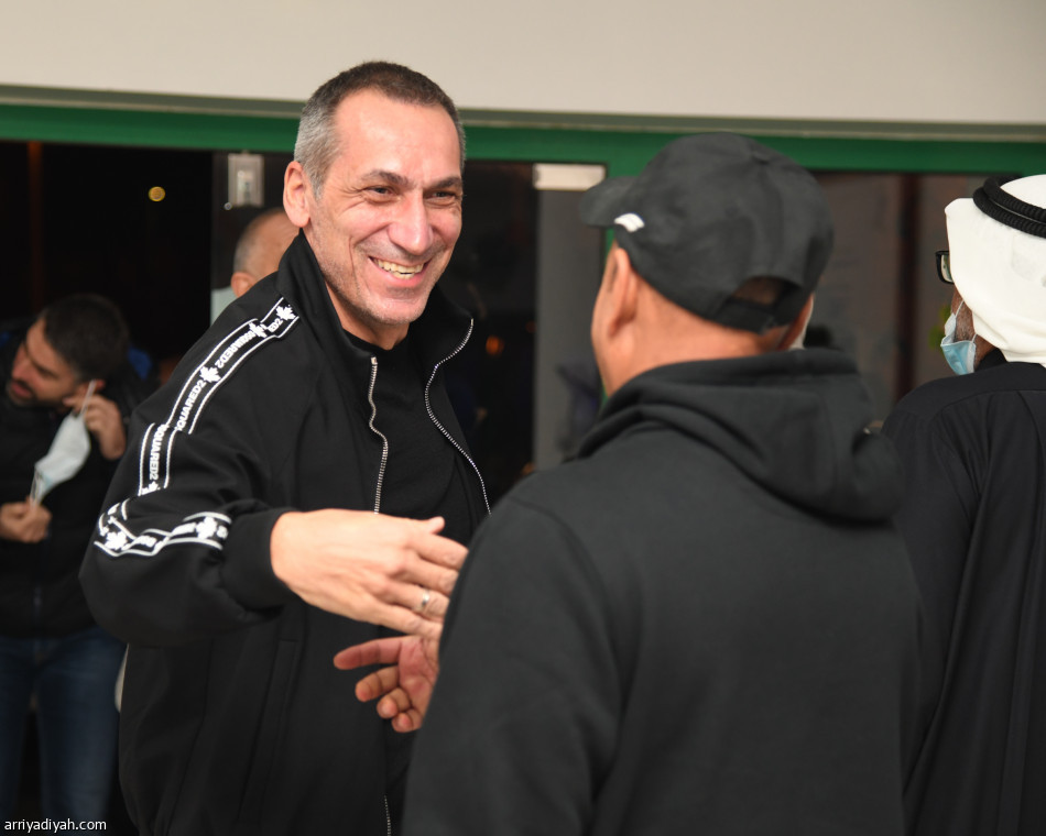 الفتح يستقبل دونيس ويضم الخليف