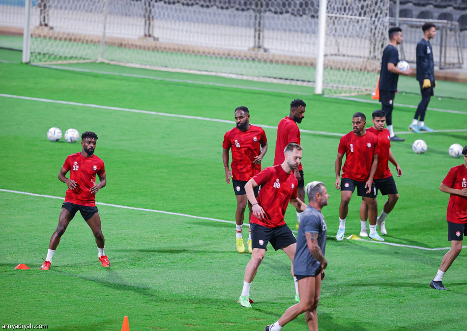 الرائد يخسر تافاريس أمام الطائي