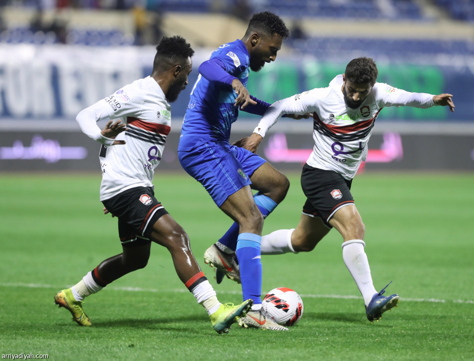 الرائد يكسب الفتح بثلاثية