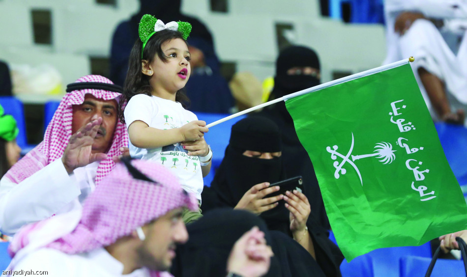 جماهير سعودية وعراقية حضرت برفقة عائلاتها لمتابعة مواجهة المنتخبين السعودي والعراقي