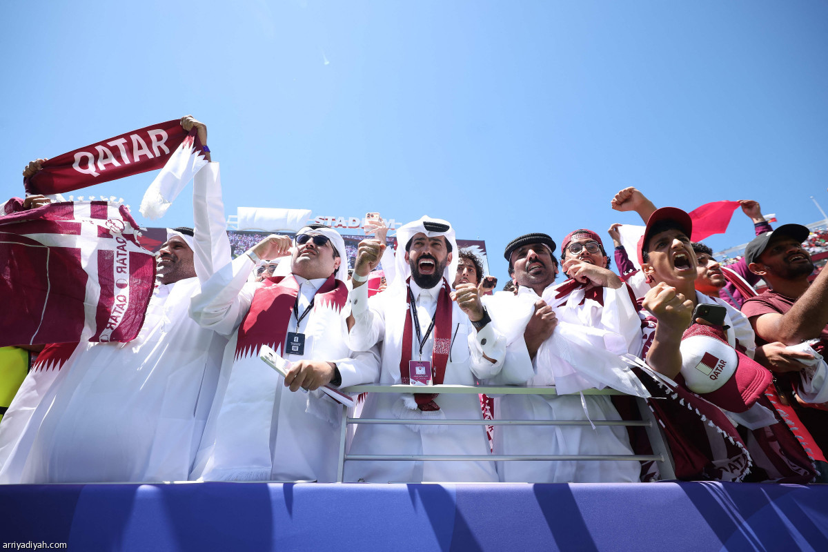القطريون يحتفلون