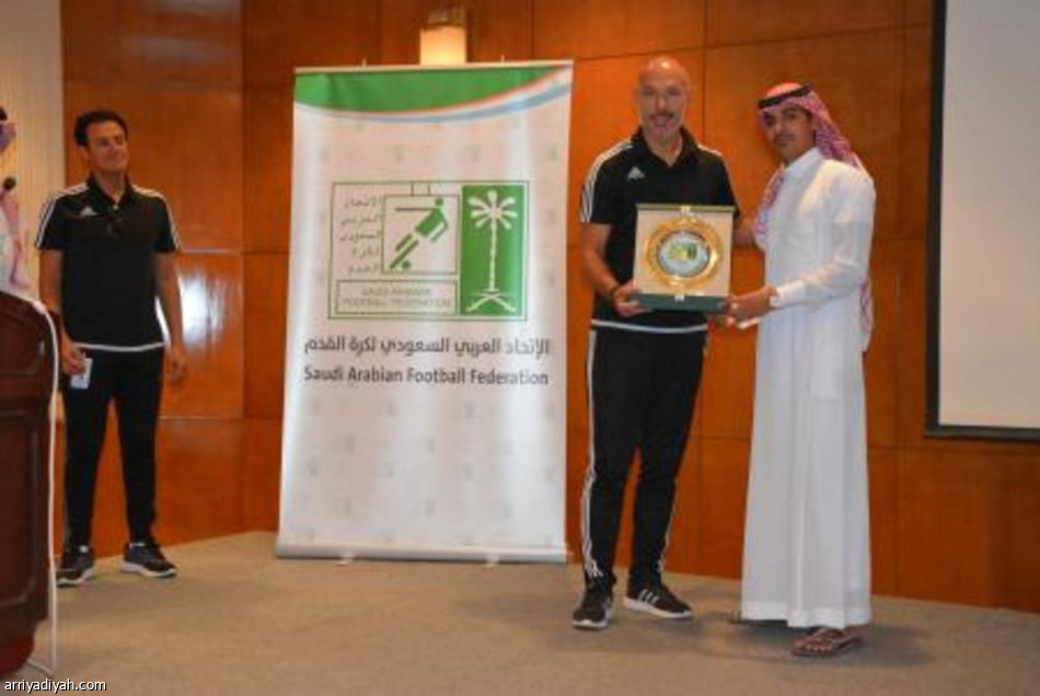 إتحاد القدم يقيم ورشة عمل مع المركز الدولي للأمن الرياضي
