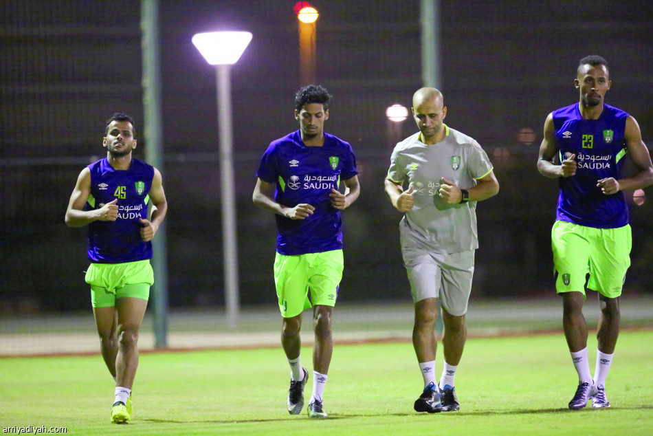 تدريبات الأهلي تنتعش بالدوليين