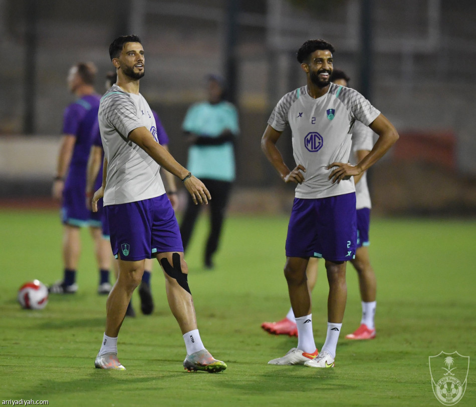 هاسي يكثف التكتيك للهلال