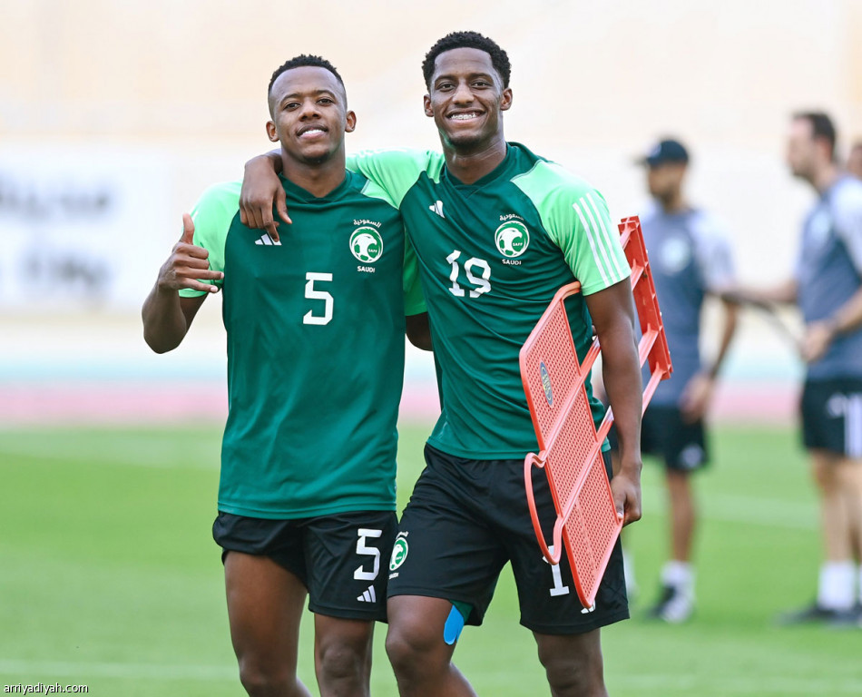 الشهري يرفض
تعليق التدريبات