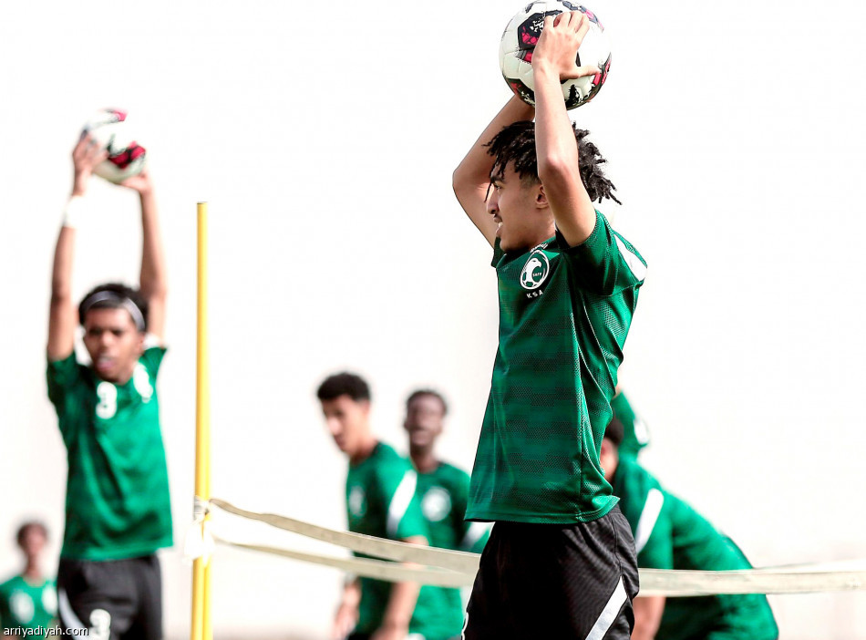 تجارة مداوي..
25 عاما فوق الجبل