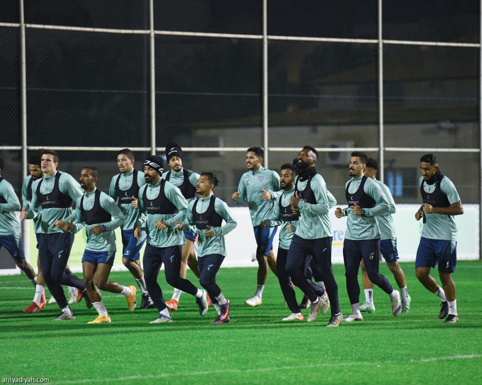 الفتح يستقبل دونيس ويضم الخليف